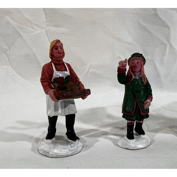 Lemax Christmas Village Accessories Lot of 4 Figurines Birdhouse Christmas Tree - Picture 3 of 8